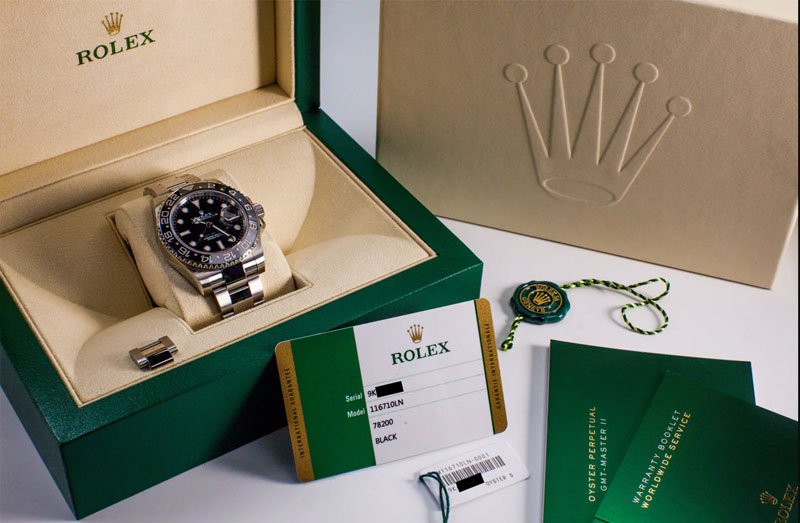 Luxury Green Watch Presentation Box — handcrafted festive gift box